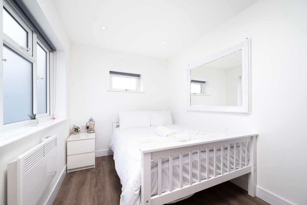Apartamento Cozy Single Level Flat With Parking Enfield Exterior foto