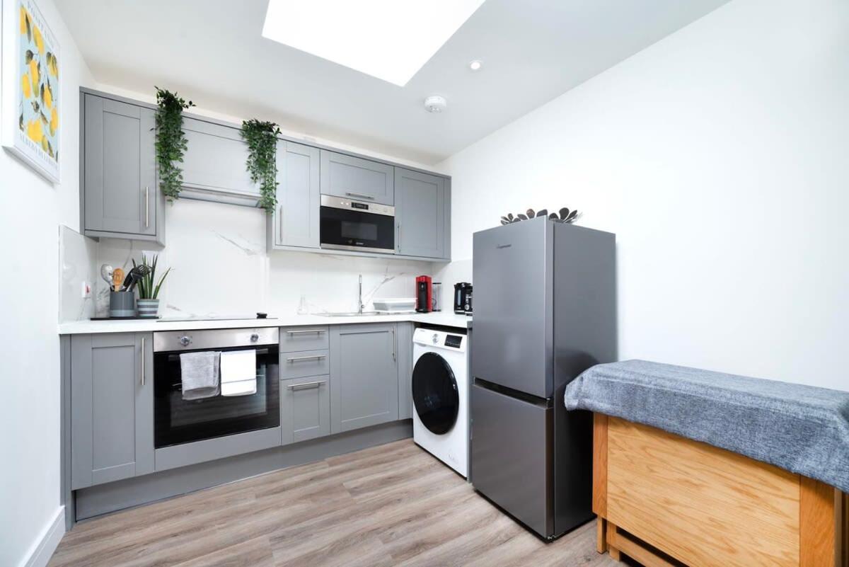 Apartamento Cozy Single Level Flat With Parking Enfield Exterior foto
