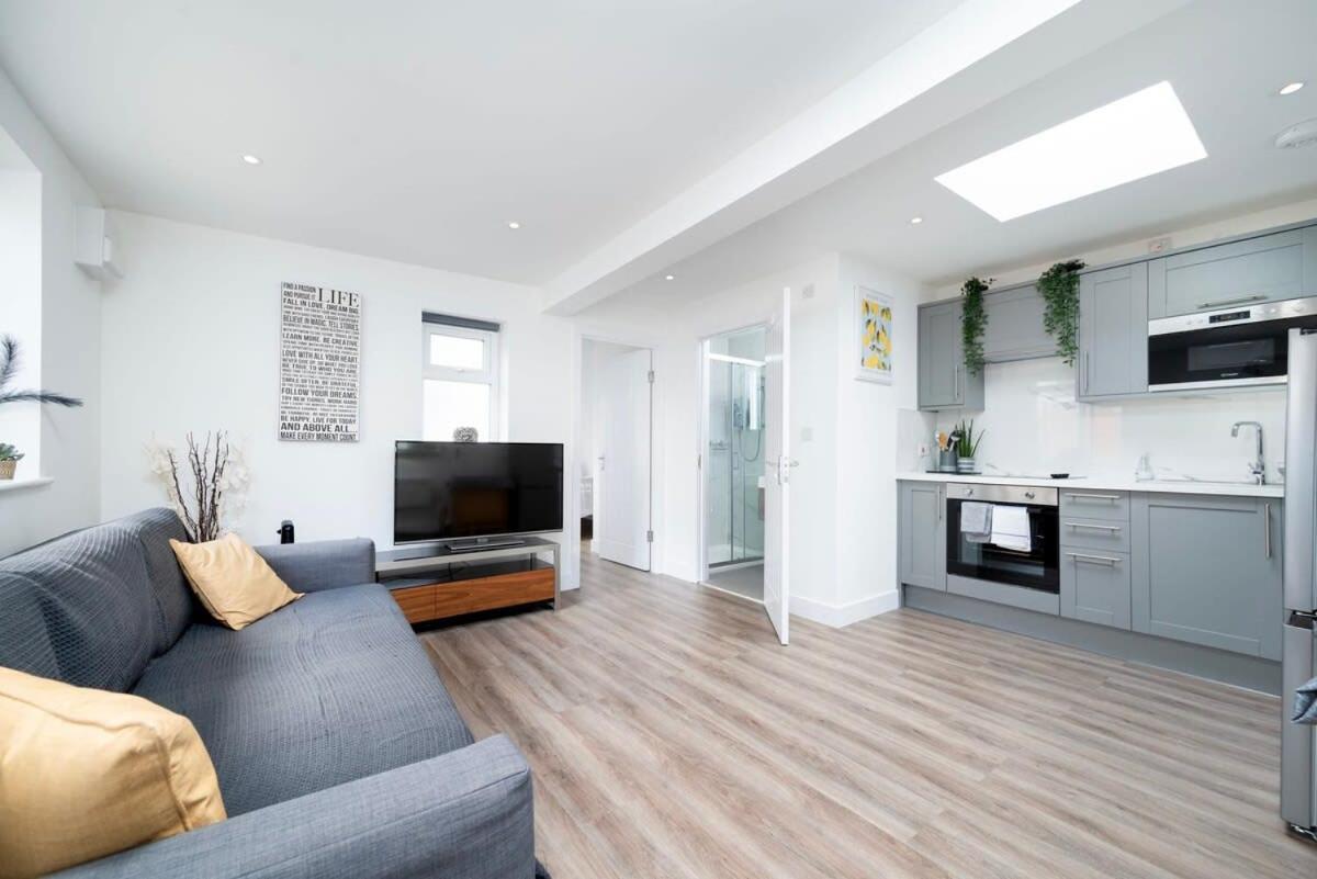 Apartamento Cozy Single Level Flat With Parking Enfield Exterior foto