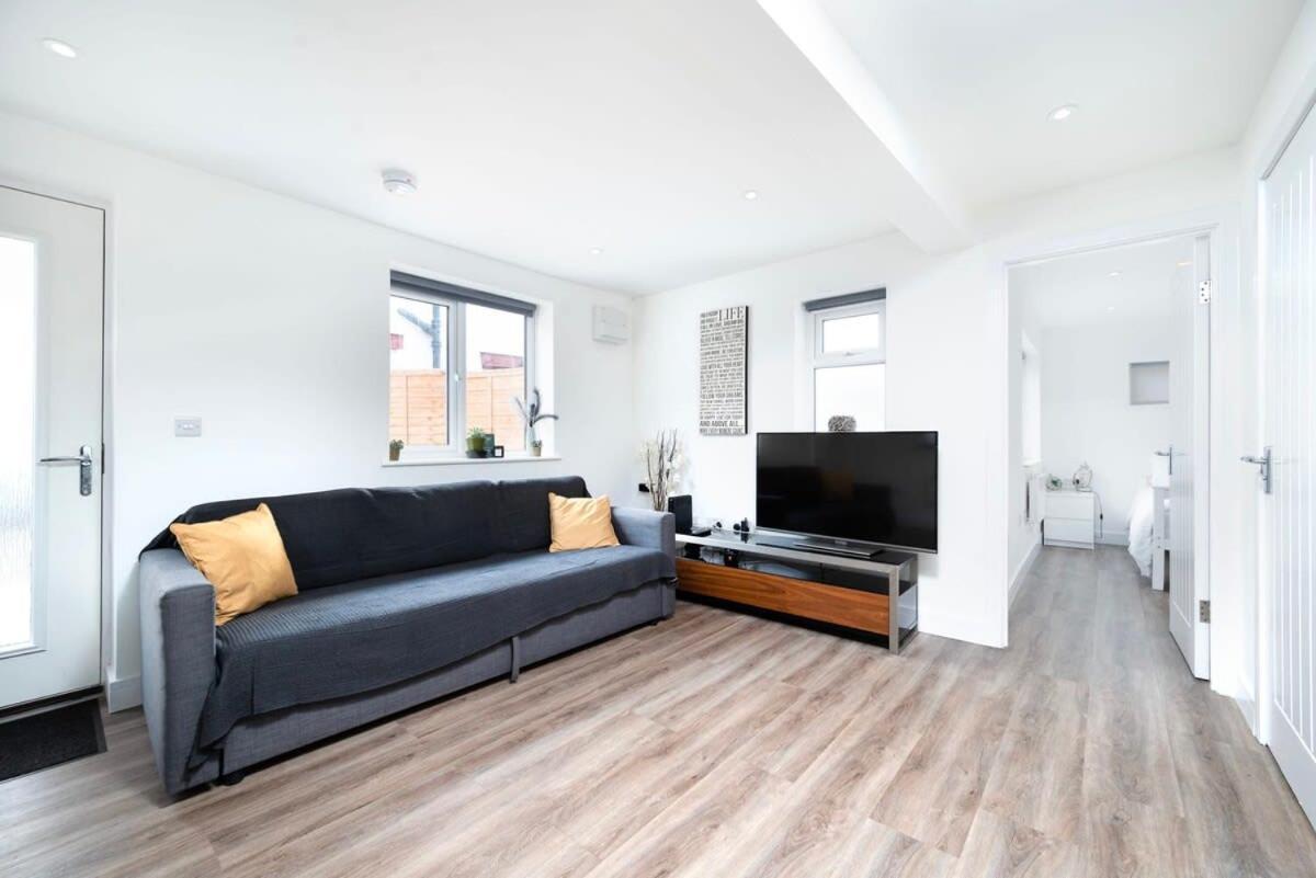 Apartamento Cozy Single Level Flat With Parking Enfield Exterior foto
