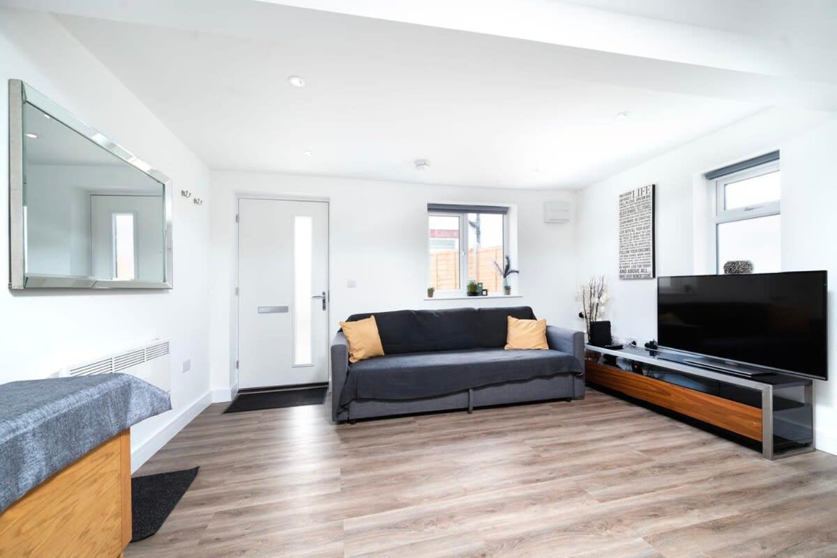Apartamento Cozy Single Level Flat With Parking Enfield Exterior foto